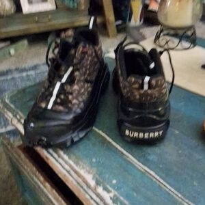Burberry Men's Black and Brown Patterned Sneakers